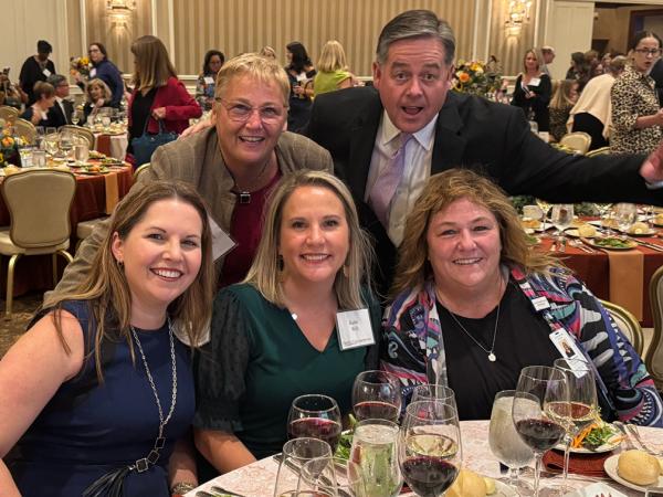 WDU Web Photo template43